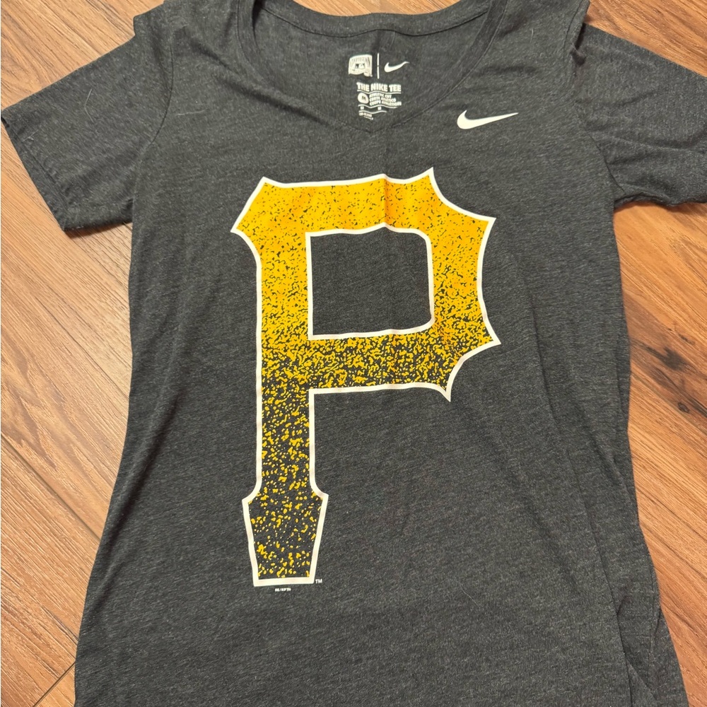 Nike Pittsburgh Pirates V-neck